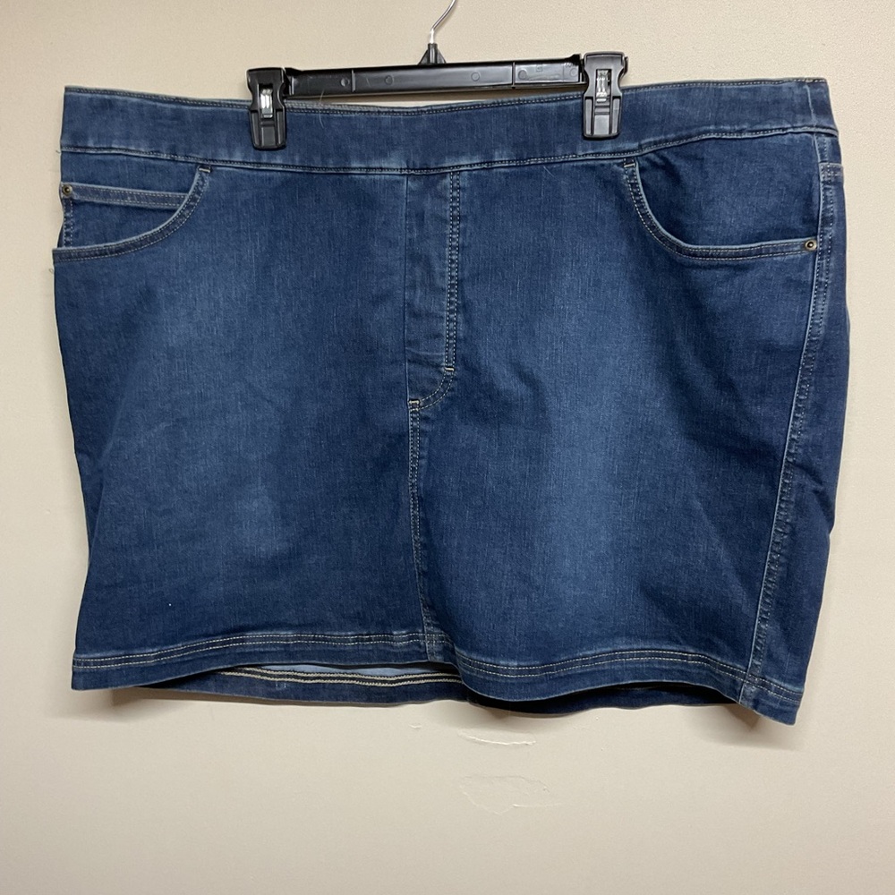 Lee Dark Blue Denim Mini Skirt with Contrast Stitching